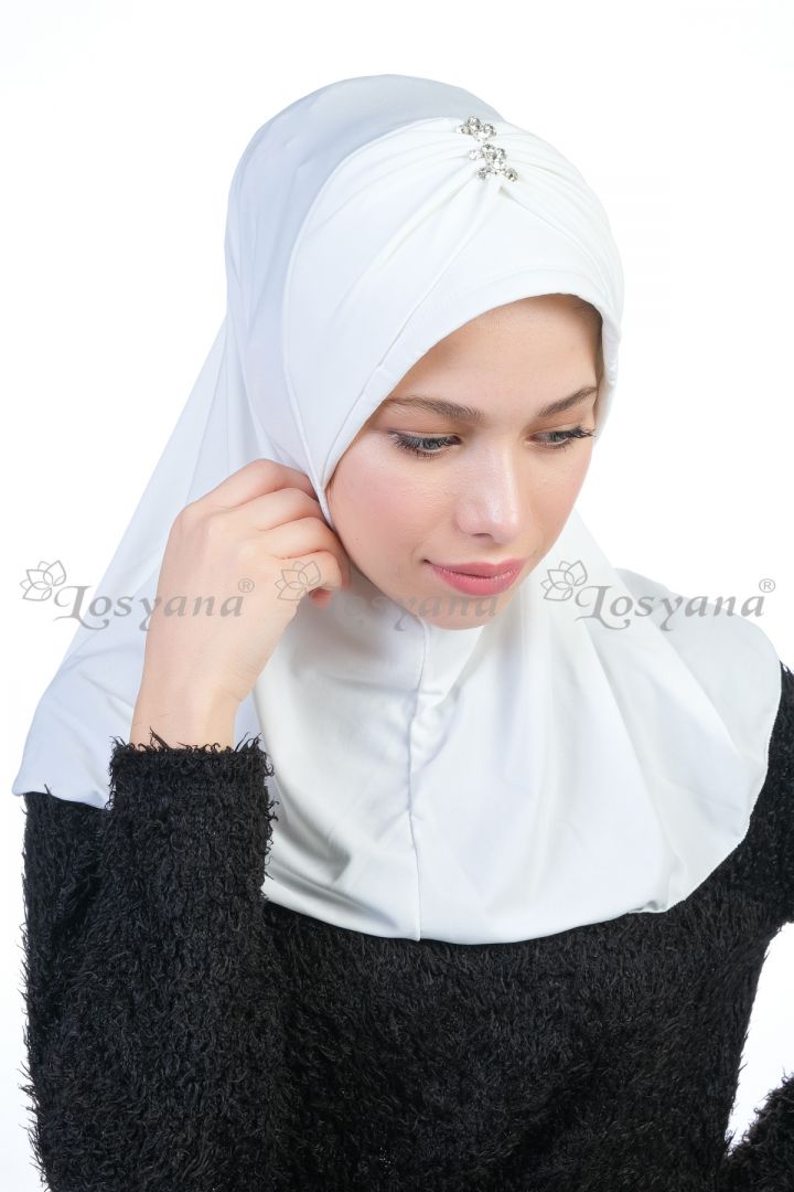 Kelebek Taşlı Hijab Krem